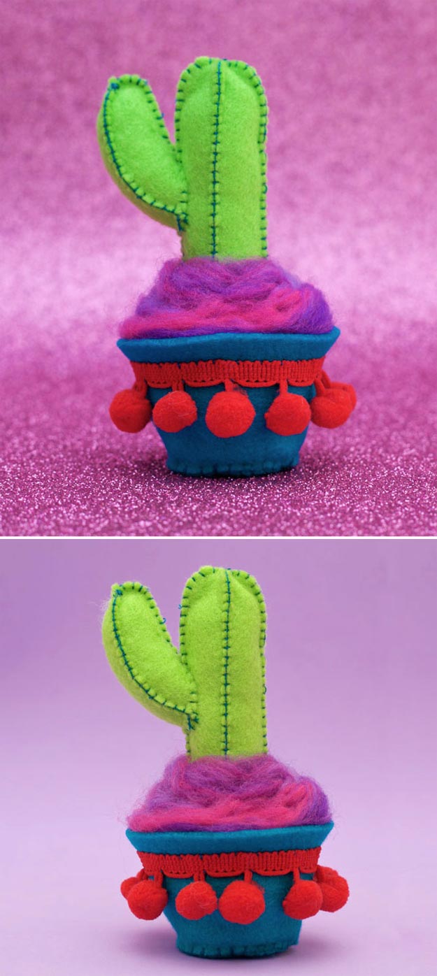 Cactus Party Decor - DIY Felt Cactus - Paper Cactus Crafts - Outdoor Cactus Decorations - DIY Crafts for Room Decor - Homemade Craft Ideas - Cactus Wall - 5 Minute Cactus Crafts #teencrafts #diyideas #cactuscrafts
