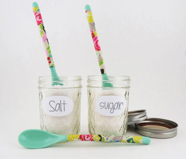 Crafts To Make and Sell For Teens - DIY Floral Spoon Tutorial - Easy Craft Project Ideas To Make for Selling On Etsy and Online - Cool Ideas and DIY Ideas You Can Sell On Etsy - Fun and Cheap Do It Yourself Projects for Teenagers to Make Extra Money This Summer #teencrafts #craftstomakeandsell #diyideas