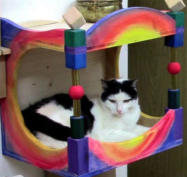 DIY Ideas for Your Cat - How to make a Cat House - Cool and Easy Homemade Stuff To Make For Cats and Kittens - Cardboard Furniture, DIY Cat Scratching Post and Lounging Tree - #teencrafts #pets #diyideas