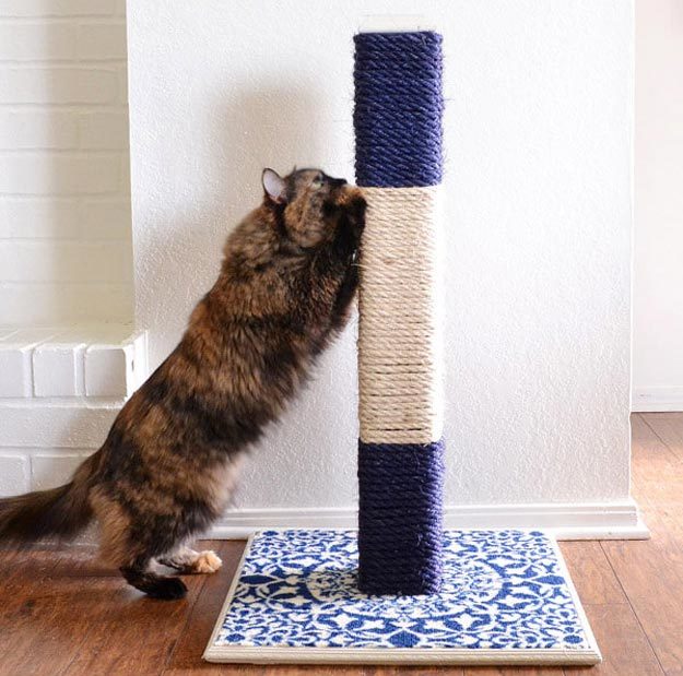 DIY Ideas for Your Cat - How to make A Cute Cat Scratching Post - Cool and Easy Homemade Stuff To Make For Cats and Kittens - Cardboard Furniture, DIY Cat Scratching Post and Lounging Tree - #teencrafts #pets #diyideas