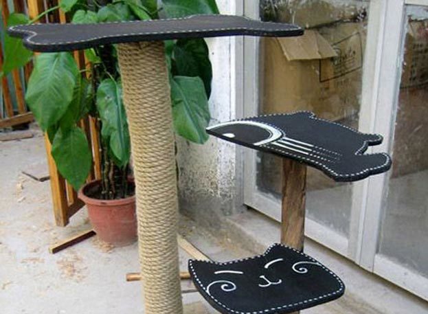 DIY Ideas for Your Cat - How to make A Cat Tree - Cool and Easy Homemade Stuff To Make For Cats and Kittens - Cardboard Furniture, DIY Cat Scratching Post and Lounging Tree - #teencrafts #pets #diyideas