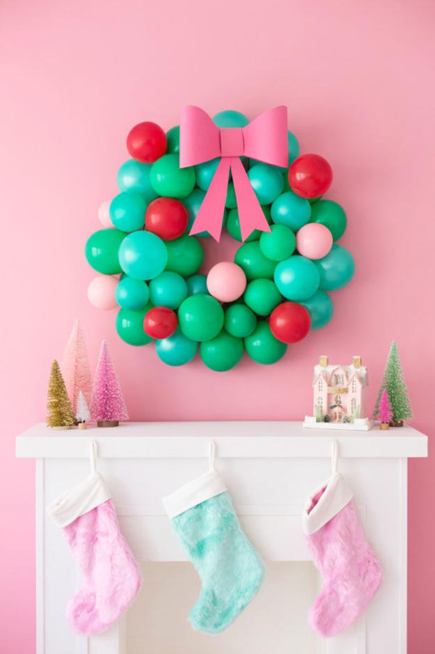 Easy Things to Make with Balloons - DIY Christmas Balloon Wreath - Balloon Crafts for Kids, Toddlers, Preschoolers - Easy Crafts to Make and Sell - DIY Party Decorations on A Budget - DIY Ideas - DIY Projects for Adults #diycrafts #balloondecor #cheapcrafts