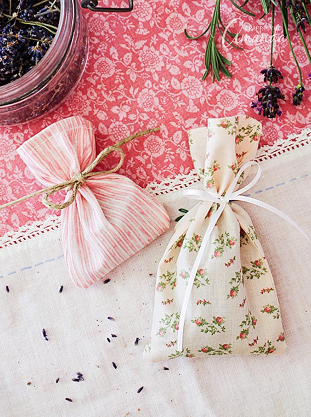 Cheap DIY Gifts to Make For Friends - DIY Herbal Sachets - How to Make Herbal Sachets - BFF Gift Ideas for Birthday, Christmas - Last Minute Gifts for Friends - Cool Crafts For Teens and Girls #teencrafts #diyideas #giftideas