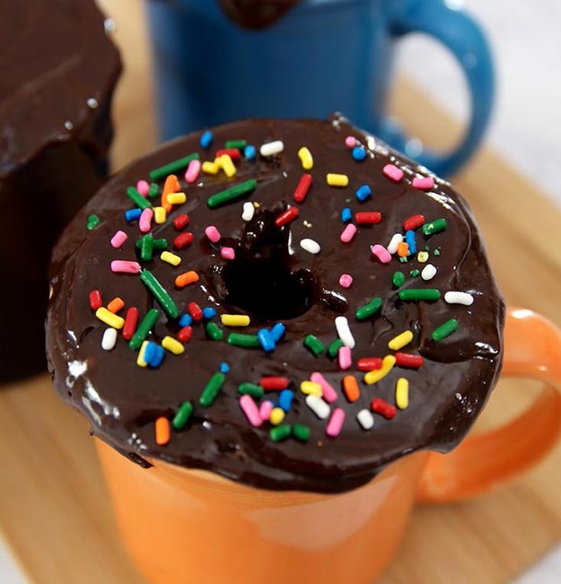 Easy Snacks and Recipes - 5 Minute Donut Mug Cake Recipe - How to Make a Donut Mug Cake - Quick Recipe Ideas and Simple Food to Make In Minutes - Microwave, 3 Ingredients and No Bake Snack Tutorials - Healthy Ways for Snacking After School - Desserts, Sweet, Salty and Crunchy Ideas to Satisfy Your Cravings - Cheese, Vegetable, Mexican Food - Fun Ideas for Teens To Make At Home #teencrafts #diyideas #snackideas