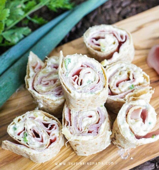 Lunch Ideas for Kids, Teens, Adults, Family - How to Make Hawaiian Tortilla Roll Ups - Back to School Lunch Boxes - Cute Bento Box Lunch Ideas - Easy Lunch Recipes for Beginners - Easy Lunches to Pack for Work #easymealprep #lunchideasforwork #teencrafts
