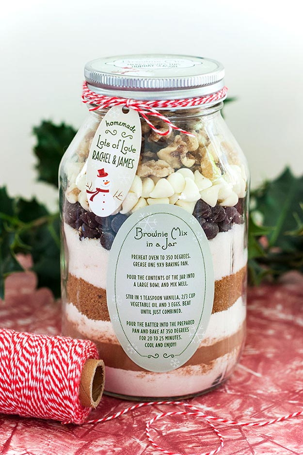 Jar Gift Ideas - DIY Brownie Mix in A Jar - Food, Cookie, Birthday Gifts in A Jar Ideas - Easy and Quick Last Minute Gift Ideas for Hostess - Simple Gift ideas to Make for A Teenager - Gifts in A Jar Recipes - Easy Teen Crafts - Mason Jar Gifts For Friends 