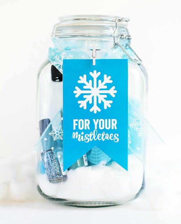 DIY Gifts for Teens and Adults - Winter Pedicure Gift In A Jar - Creative Gifts in a Jar - Mason Jar Gifts for Friends, Boyfriend, Bestfriend, Brother, Dad - DIY Gift Ideas - Handmade Gift Ideas - Step by Step Craft Tutorials