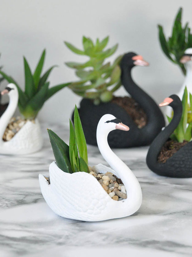 Crafts To Make and Sell For Teens - DIY Swan Planter Tutorial - How to Make a Swan Planter - Easy Craft Project Ideas To Make for Selling On Etsy and Online - Cool Ideas and DIY Ideas You Can Sell On Etsy - Fun and Cheap Do It Yourself Projects for Teenagers to Make Extra Money This Summer #teencrafts #craftstomakeandsell #diyideas