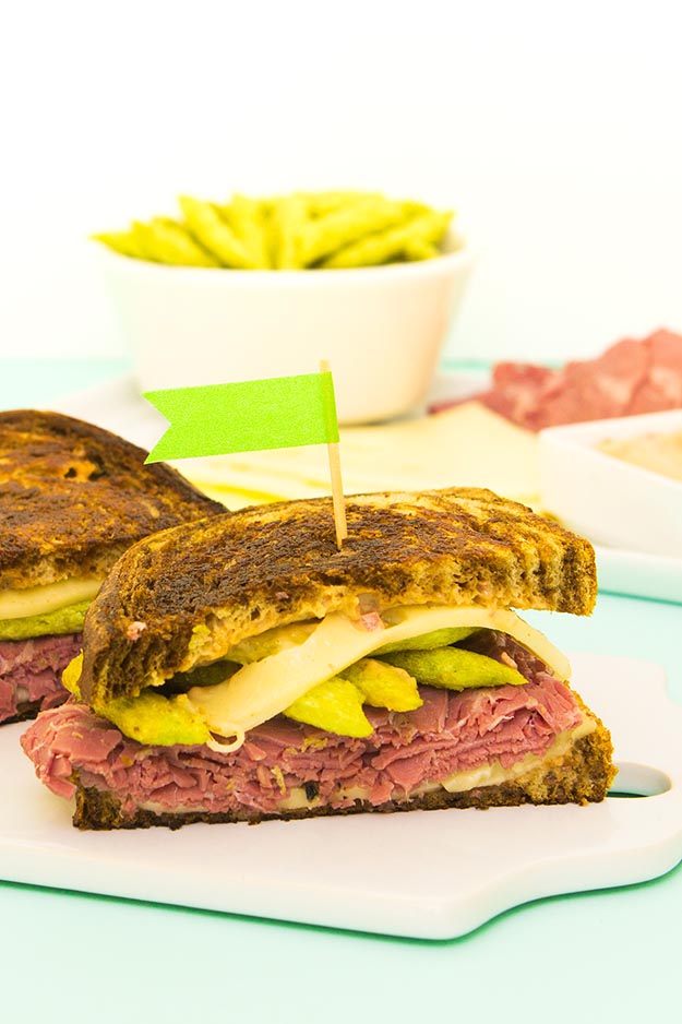 Easy Healthy Lunch Ideas - Homemade Rueben Sandwich Recipe - School Lunch Box Ideas - Cheap Lunch Meal Prep for Work - How to Make the Best School Lunch - Meal Recipes To Go - Recipes for Lunch At Home #easylunchideas #healthylunches #lunchrecipes