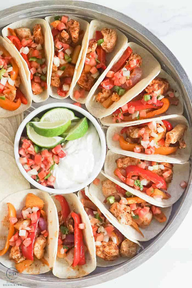 Easy Healthy Lunch Ideas - How to Make Sheet Pan Fajitas - School Lunch Box Ideas - Cheap Lunch Meal Prep for Work - How to Make the Best School Lunch - Meal Recipes To Go - Recipes for Lunch At Home #easylunchideas #healthylunches #lunchrecipes