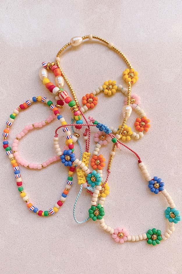 DIY Jewelry Ideas - DIY Beaded Daisy Chain Bracelet Tutorial - How to Make Your Own Jewelry - Jewelry Making Ideas for Beginners - Handmade Craft Ideas to Sell with Step by Step Instructions  - Easy Teen Crafts #teencrafts #diyideas #diyjewelry