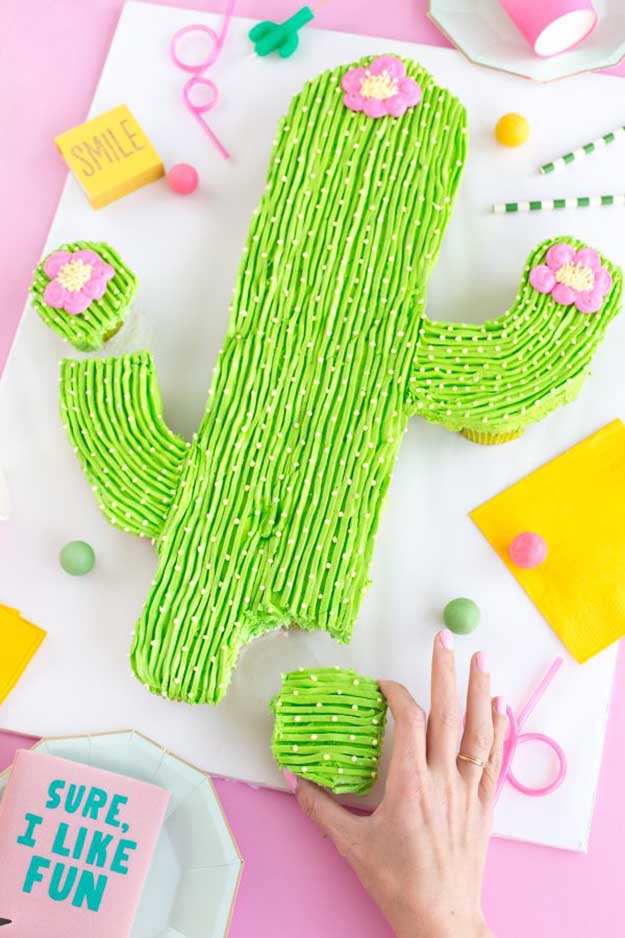 DIY Cactus Craft Ideas - DIY Cactus Pull Apart Cake - Cactus Crafts to Make at Home - Cactus Room Idea, Decor - Cute Crafts for Adults, Girls, Teens, Kids - DIY Crafts to Make and Sell #cactusdiy #cactusparty #partydecor