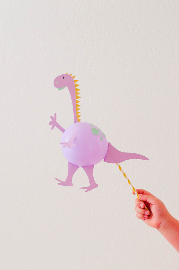 Easy Balloon Decorations - DIY Dinosaur Balloon - Fun Things to Do With Balloons at Home - Balloon Decor Ideas - Quick and Easy DIY Crafts - Teen Crafts - DIY Home Decor Crafts - Simple Cheap Party Decorating Ideas for Adults #teencrafts #diyhomedecor #partydecor