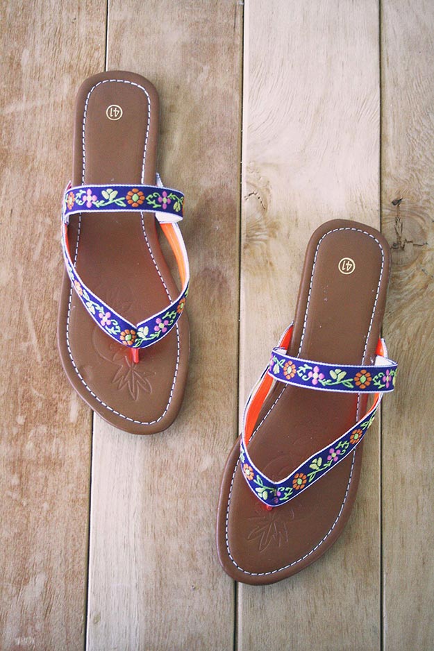 DIY Boho Fashion Ideas - DIY Easy Bohemian Sandals Tutorial - How to Make Boho Sandals - How to Make Your Own Boho Clothes, Sandals, Jewelry At Home - Boho Fashion Style - Cute and Easy DIY Boho Clothing, Clothes, Fashion - Homemade Bohemian Clothing #teencrafts #diyideas #diybohofashion #diybohoclothes