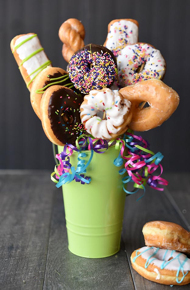 Cheap DIY Gifts to Make For Friends - How to Make A Donut Bouquet - BFF Gift Ideas for Birthday, Christmas - Last Minute Gifts for Friends - Cool Crafts For Teens and Girls #teencrafts #diyideas #giftideas