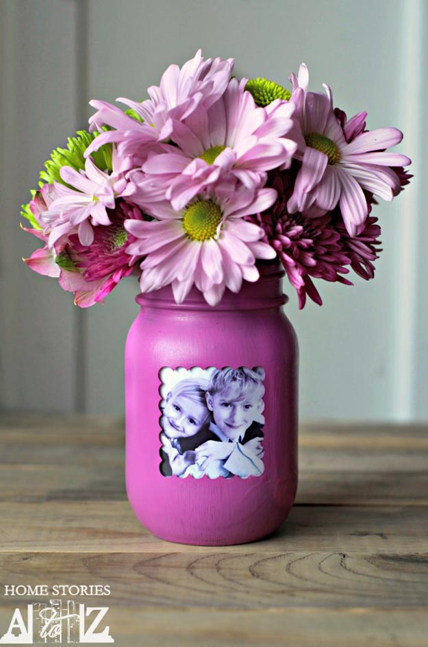 Cheap DIY Gifts to Make For Friends - DIY Mason Jar Picture Frame Vase Tutorial - BFF Gift Ideas for Birthday, Christmas - Last Minute Gifts for Friends - Cool Crafts For Teens and Girls #teencrafts #diyideas #giftideas