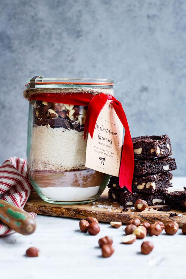 Jar Gift Ideas - How to Make Brownie Mix in A Jar - Food, Cookie, Birthday Gifts in A Jar Ideas - Easy and Quick Last Minute Gift Ideas for Hostess - Simple Gift ideas to Make for A Teenager - Gifts in A Jar Recipes - Easy Teen Crafts - Mason Jar Gifts For Friends 