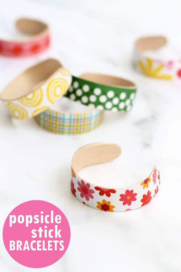 Popsicle Sticks DIY Crafts - DIY Popsicle Stick Bracelets Tutorial - How to Make Bracelets From Popsicle Sticks - Craft Ideas With Popsicle Sticks for Adults - Handmade Craft Ideas to Sell with Instructions and Tutorials - Easy Teen Crafts - DIY Projects for Kids, Teenagers, Adults #craftsforadults #diyprojectstomakeandsell #quickcraftideas #easydiycrafts