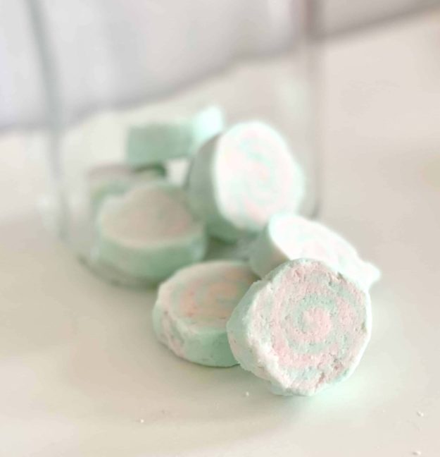 Lush Copycat Recipes - How to Make Lush Bubble Bars - DIY Lush Bubble Bar Recipe - DIY Lush Inspired Copycats and Dupes - How to Make Do It Yourself Lush Products like Homemade Bath Bombs, Face Masks, Lip Scrub, Bubble Bars, Dry Shampoo and Hair Conditioner, Shower Jelly, Lotion, Soap, Toner and Moisturizer. Tutorials Inspired by Ocean Salt, Buffy, Dark Angels, Rub Rub Rub, Big, Dream Cream and More - Teens and Teenager Crafts #teencrafts #lush #diyideas