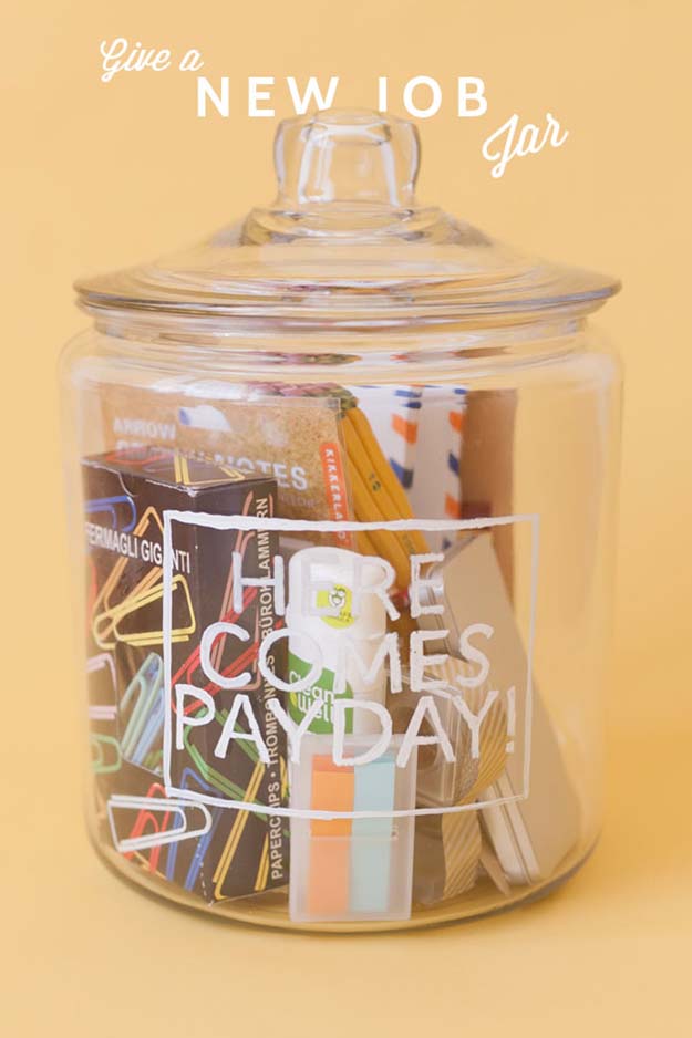 Jar Gift Ideas - DIY New Job Gift - Food, Cookie, Birthday Gifts in A Jar Ideas - Easy and Quick Last Minute Gift Ideas for Hostess - Simple Gift ideas to Make for A Teenager - Gifts in A Jar Recipes - Easy Teen Crafts - Mason Jar Gifts For Friends 